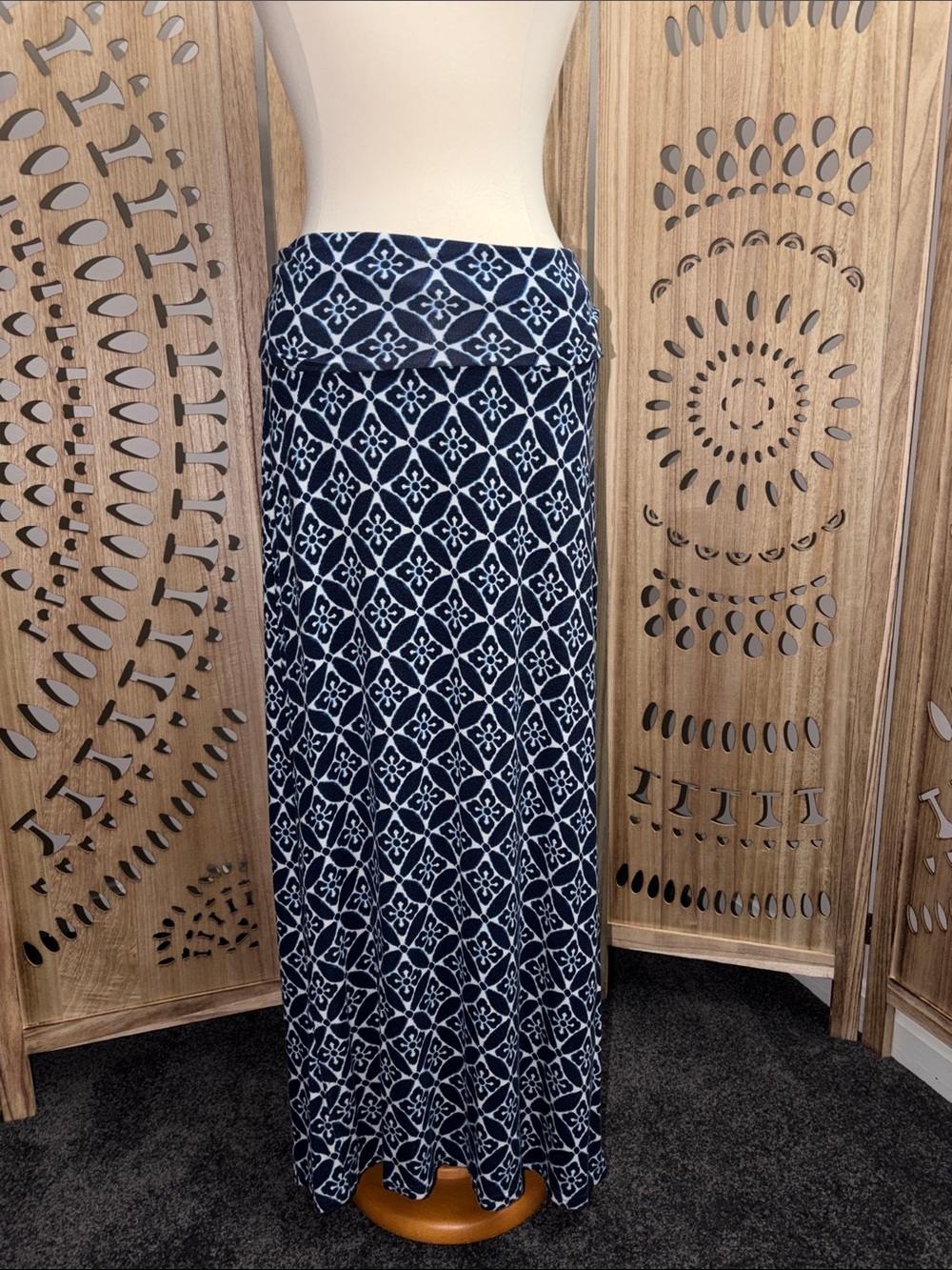 Old navy maxi skirt - small